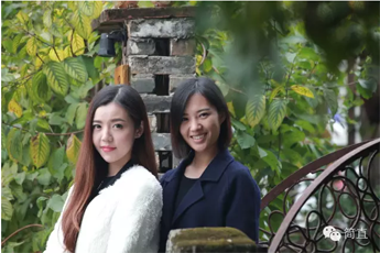在四合院與高顏值氣質(zhì)美女一起品咖啡，你愿意么？